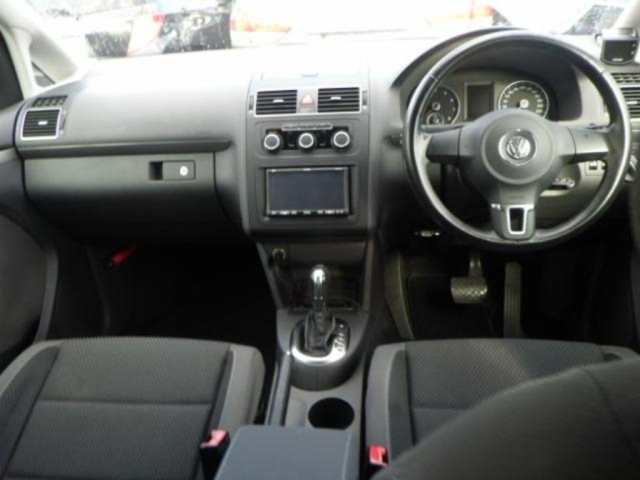 VOLKSWAGEN GOLF TOURAN 2011