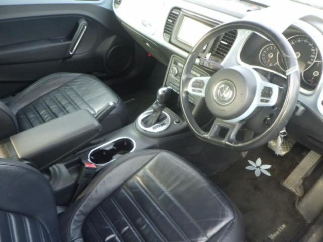 VOLKSWAGEN THE BEETLE 2012