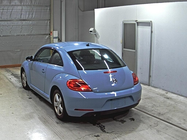 VOLKSWAGEN THE BEETLE 2012