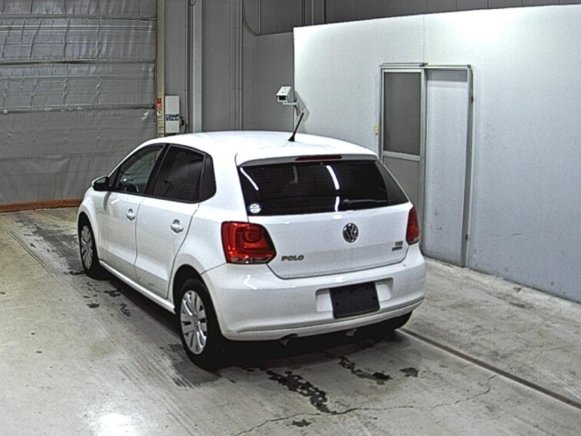 VOLKSWAGEN POLO 2013