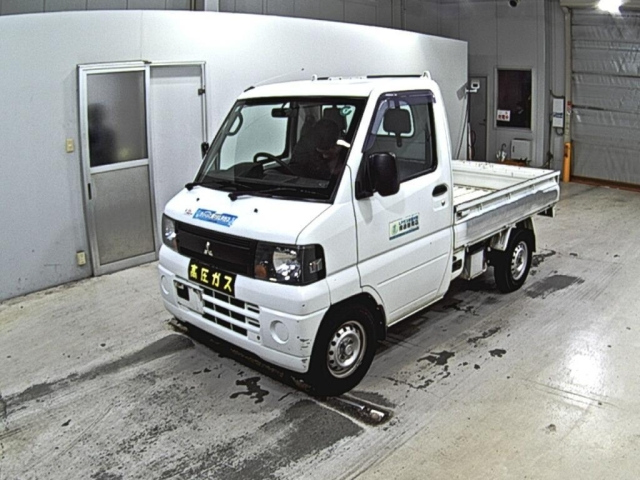 MITSUBISHI MINICAB TRUCK 2010