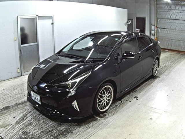 TOYOTA PRIUS 2017