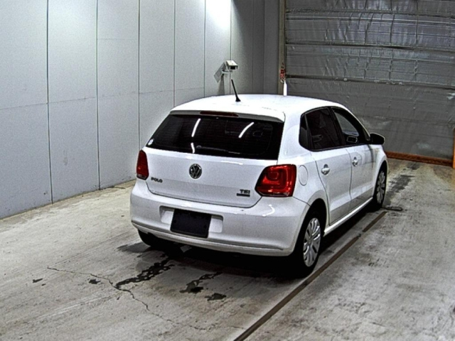 VOLKSWAGEN POLO 2013