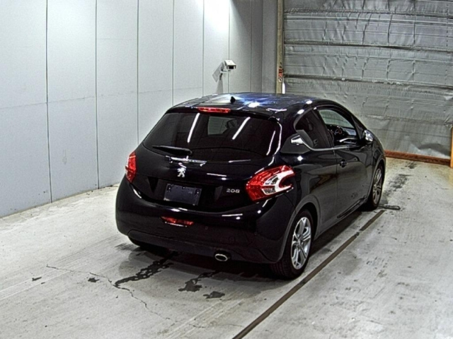 PEUGEOT 208 2014