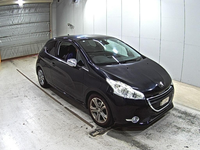 PEUGEOT 208 2014