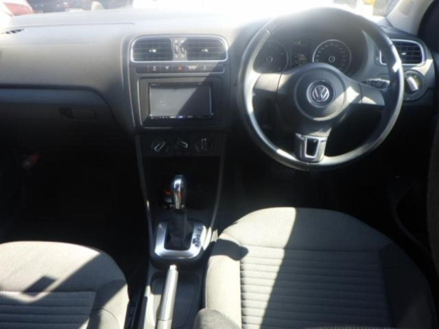 VOLKSWAGEN POLO 2013