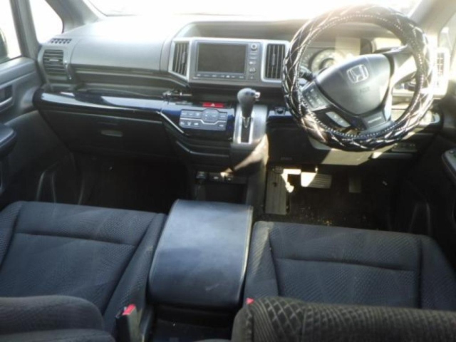 HONDA STEP WAGON 2010