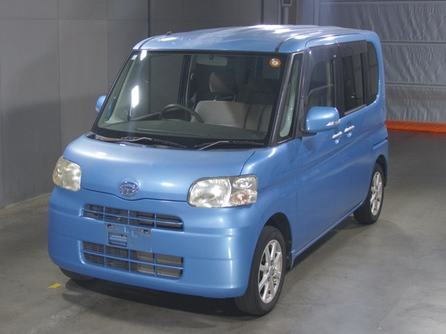 DAIHATSU TANTO 2011