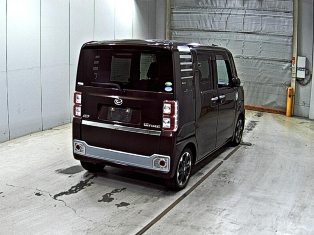 DAIHATSU WAKE 2015