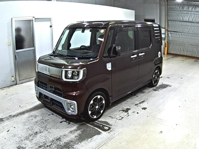 DAIHATSU WAKE 2015
