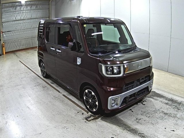 DAIHATSU WAKE 2015