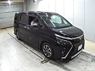 TOYOTA VOXY 2019