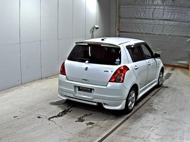 SUZUKI SWIFT 2010