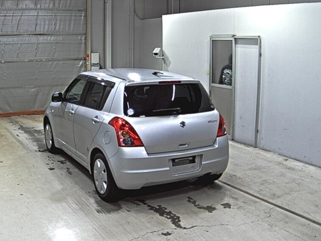 SUZUKI SWIFT 2010