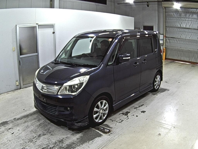 MITSUBISHI DELICA D2 2013