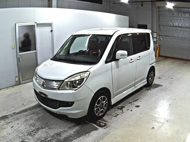 MITSUBISHI DELICA D2 2012
