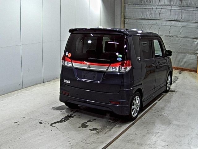 MITSUBISHI DELICA D2 2013
