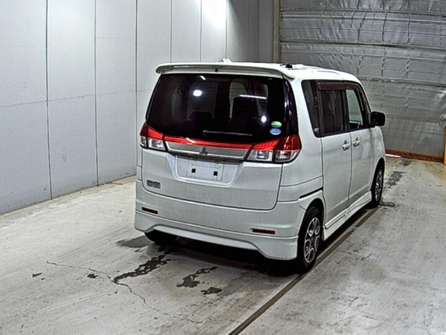 MITSUBISHI DELICA D2 2012