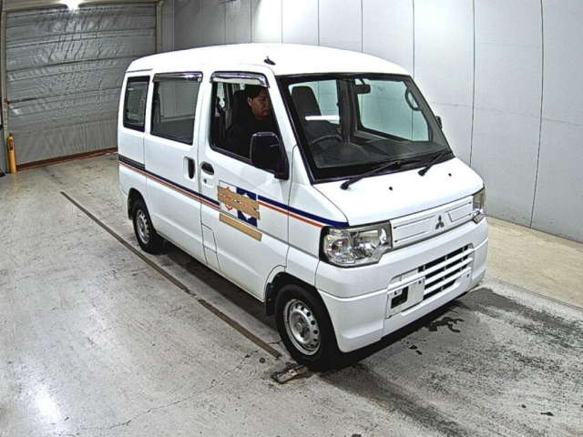 MITSUBISHI MINICAB VAN 2013