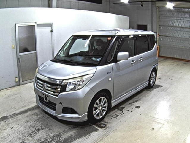 MITSUBISHI DELICA D2 2017
