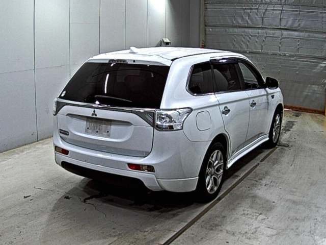 MITSUBISHI OUTLANDER PHEV 2014
