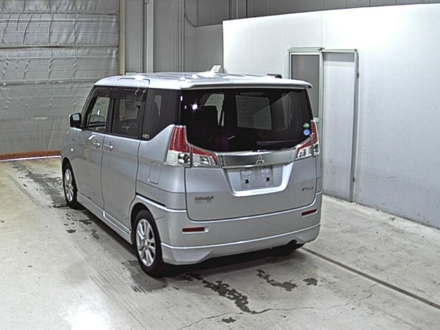 MITSUBISHI DELICA D2 2017