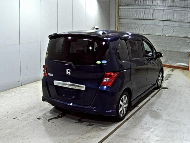 HONDA FREED 2010