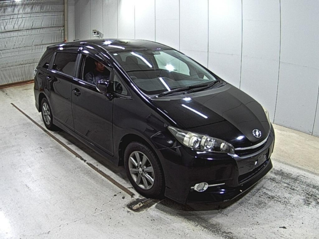 TOYOTA WISH 2015