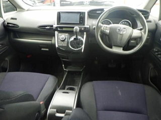 TOYOTA WISH 2015
