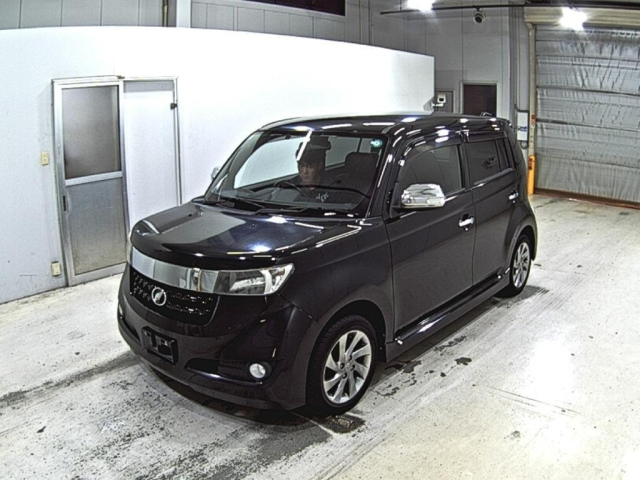 TOYOTA BB 2013