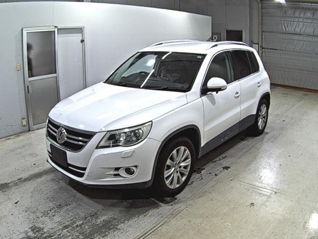VOLKSWAGEN TIGUAN 2011