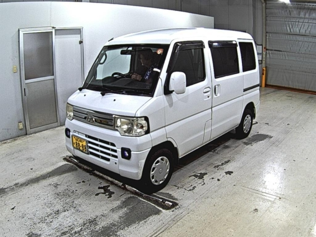 MITSUBISHI MINICAB VAN 2013