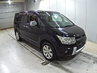 MITSUBISHI DELICA D5 2011