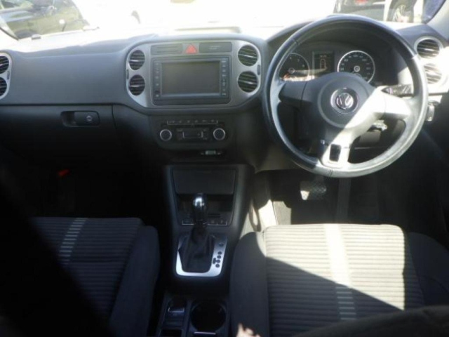 VOLKSWAGEN TIGUAN 2011
