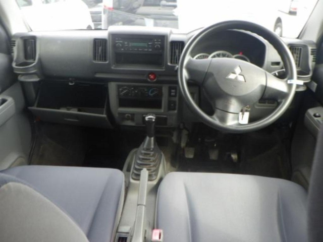 MITSUBISHI MINICAB VAN 2013