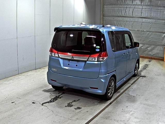 MITSUBISHI DELICA D2 2014