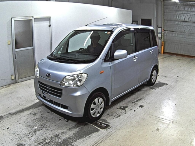 SUBARU LUCRA 2010