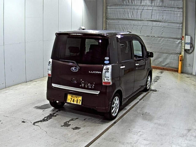 SUBARU LUCRA 2012