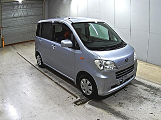 SUBARU LUCRA 2010