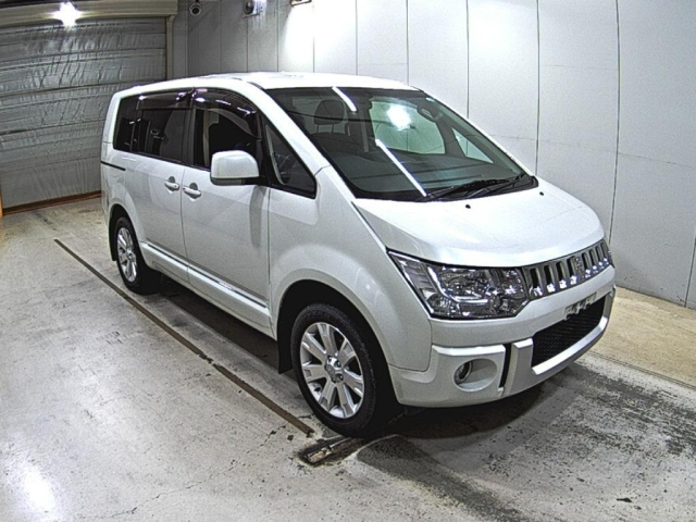 MITSUBISHI DELICA D5 2017