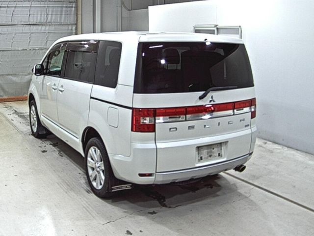 MITSUBISHI DELICA D5 2017