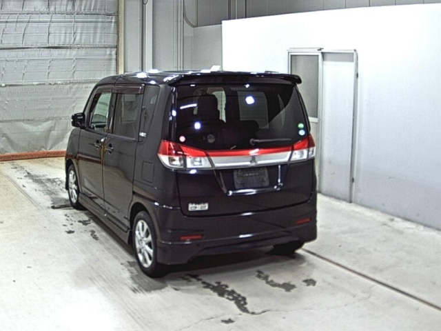 MITSUBISHI DELICA D2 2012