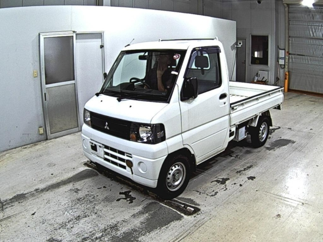 MITSUBISHI MINICAB TRUCK 2009