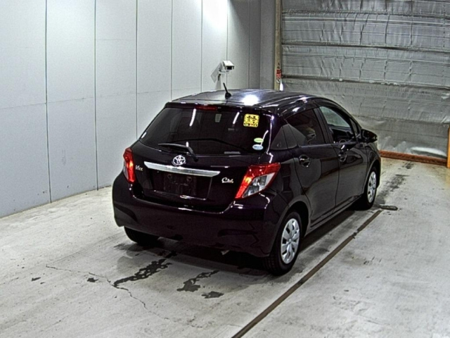 TOYOTA VITZ 2013