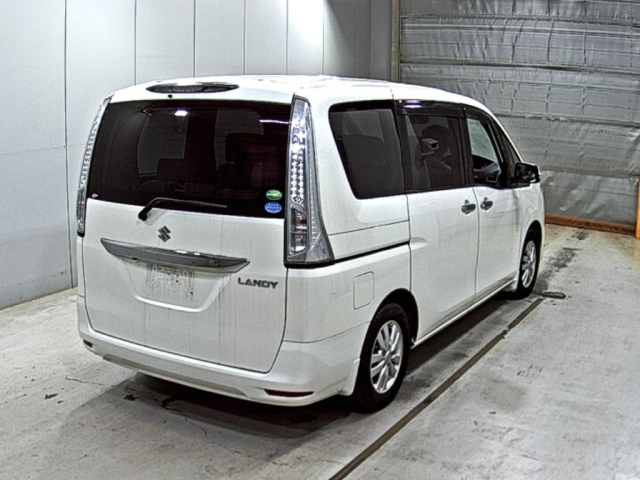 SUZUKI LANDY 2012