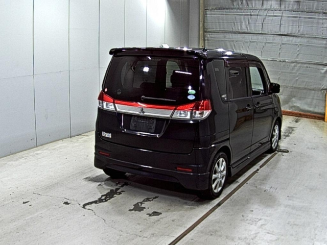 MITSUBISHI DELICA D2 2012