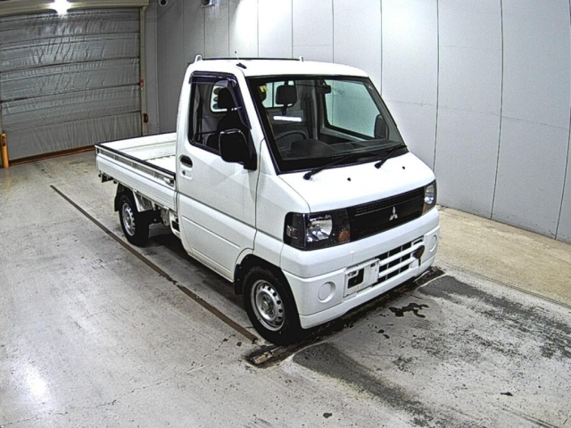 MITSUBISHI MINICAB TRUCK 2009