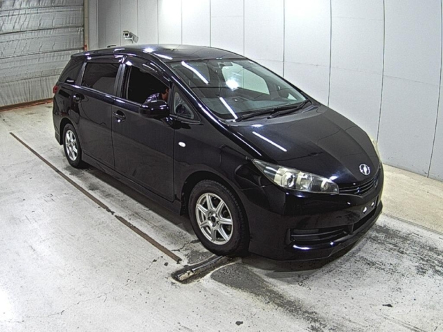 TOYOTA WISH 2011