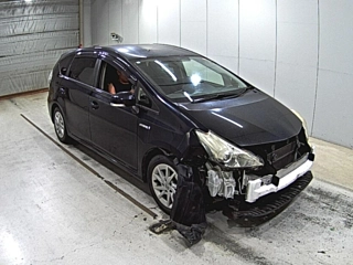 TOYOTA PRIUS ALPHA 2013