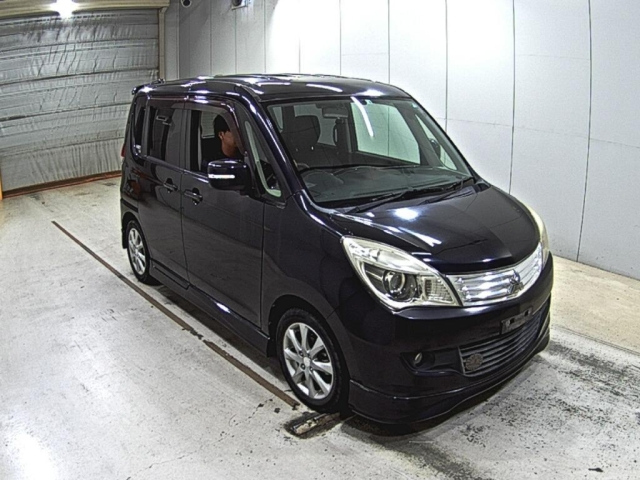 MITSUBISHI DELICA D2 2012